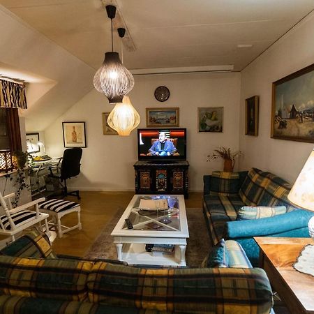 Mysig Takvaning Med Balkong Eskilstuna Exterior foto