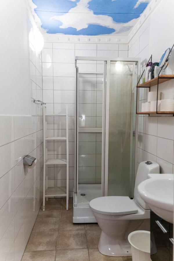 Mysig Takvaning Med Balkong Eskilstuna Exterior foto